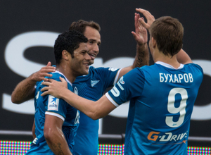 Temporada 2013/2014 Champions League Hulk, Roman Shirokov y Alexander Bukharov del Zenit celebrando un gol